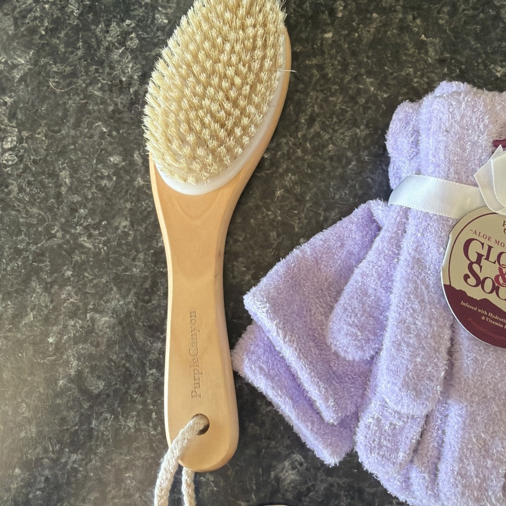 Aloe Socks Gloves Set Purple Moisturizing Socks and Gloves Infused with Aloe - Picture 5 of 6